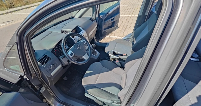 Opel Zafira cena 16500 przebieg: 259000, rok produkcji 2009 z Toruń małe 742